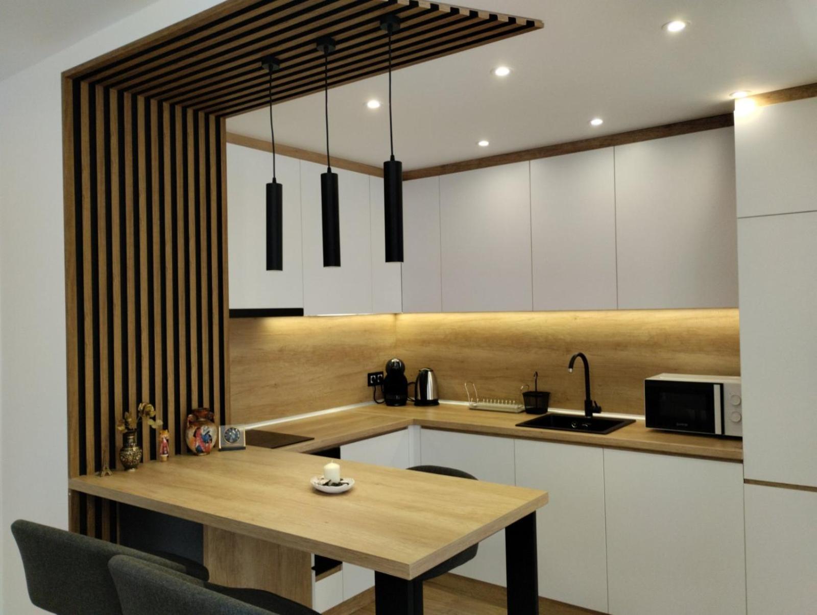 Diliya Place * Warna